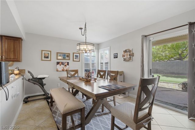 8325 Classic Villa Court, Las Vegas, NV 89128