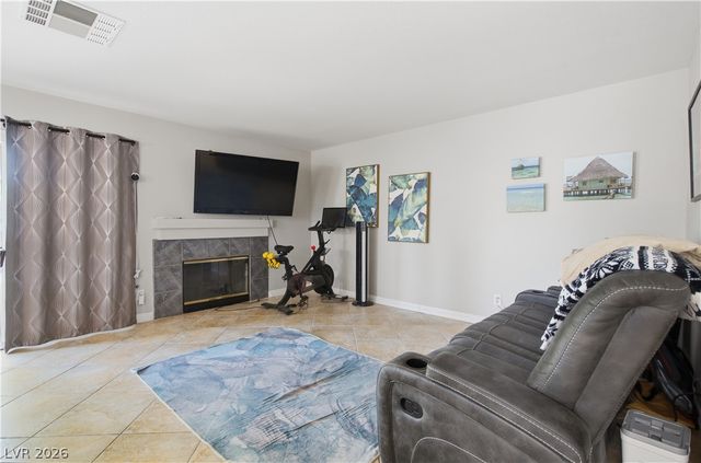 8325 Classic Villa Court, Las Vegas, NV 89128