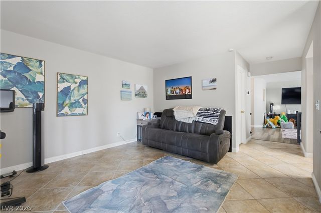 8325 Classic Villa Court, Las Vegas, NV 89128