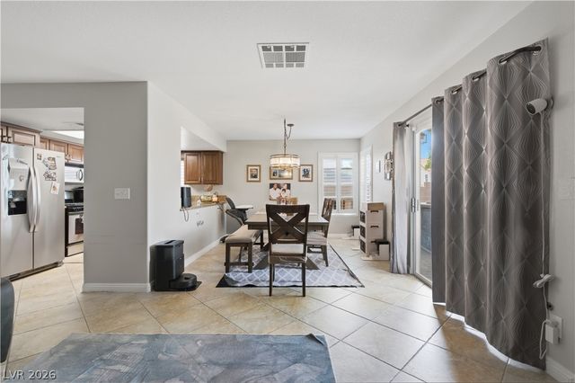8325 Classic Villa Court, Las Vegas, NV 89128