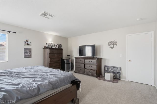 8325 Classic Villa Court, Las Vegas, NV 89128