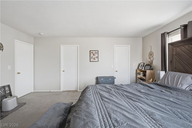 8325 Classic Villa Court, Las Vegas, NV 89128