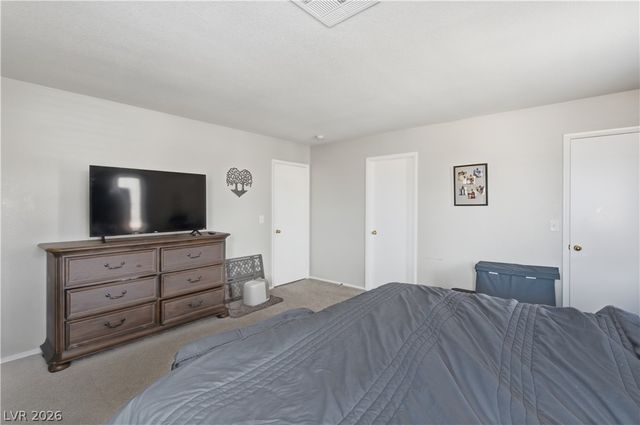 8325 Classic Villa Court, Las Vegas, NV 89128