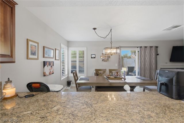 8325 Classic Villa Court, Las Vegas, NV 89128