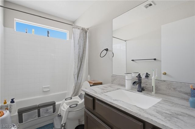8325 Classic Villa Court, Las Vegas, NV 89128