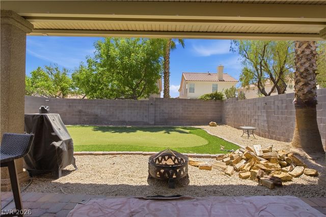 8325 Classic Villa Court, Las Vegas, NV 89128