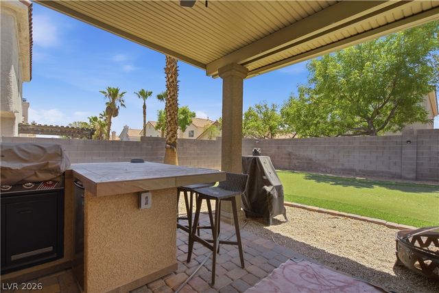 8325 Classic Villa Court, Las Vegas, NV 89128