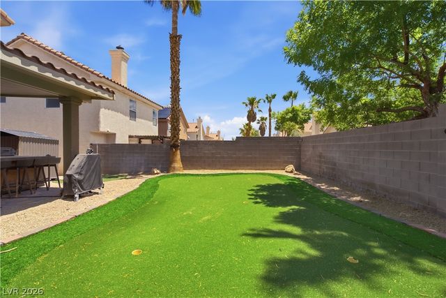 8325 Classic Villa Court, Las Vegas, NV 89128