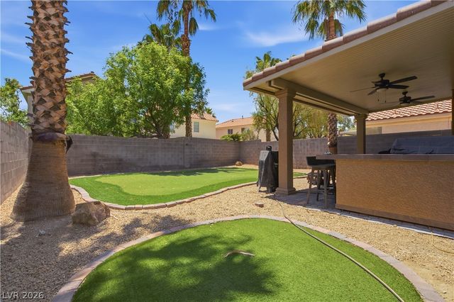 8325 Classic Villa Court, Las Vegas, NV 89128