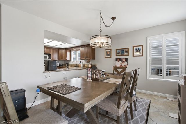 8325 Classic Villa Court, Las Vegas, NV 89128