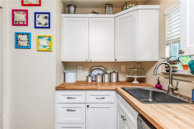 3926 & 3918 Marlin Dr, Corpus Christi, TX 78418