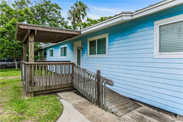 3926 & 3918 Marlin Dr, Corpus Christi, TX 78418