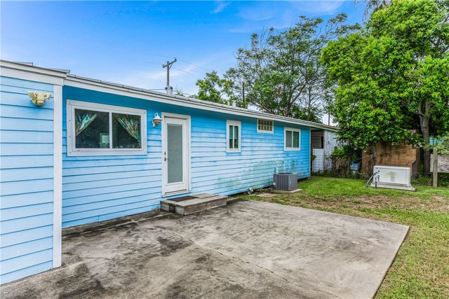 3926 & 3918 Marlin Dr, Corpus Christi, TX 78418
