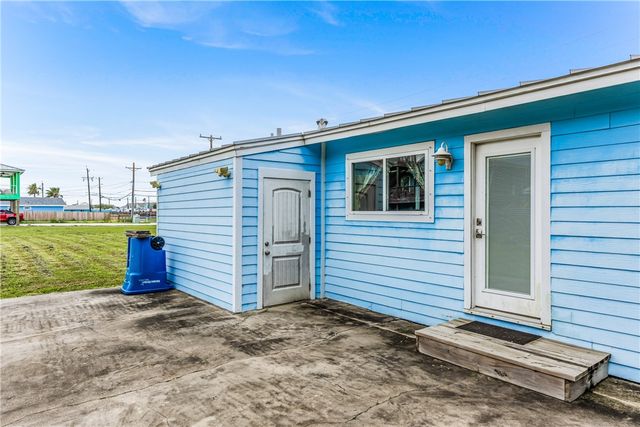 3926 & 3918 Marlin Dr, Corpus Christi, TX 78418