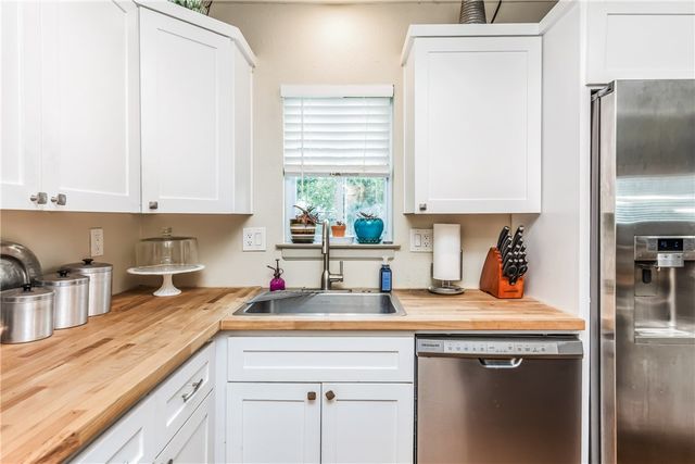3926 & 3918 Marlin Dr, Corpus Christi, TX 78418