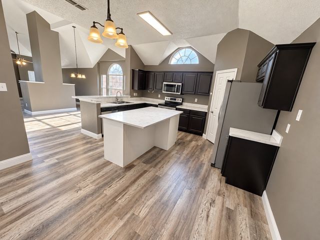 5634 Indian Hill Drive, Arlington, TX 76018