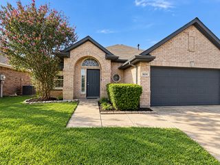 5634 Indian Hill Drive, Arlington, TX 76018
