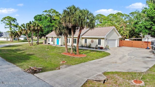 757 Penguin Avenue NE, Palm Bay, FL 32907