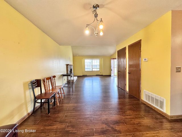 406 College View Dr, Elizabethtown, KY 42701