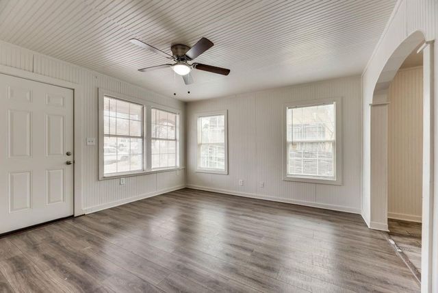 1915 Alaska Avenue, Dallas, TX 75216