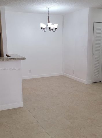 2926 S University Dr 6102, Davie, FL 33328