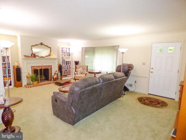 2006 WYNTRE BROOKE DR SW, York, PA 17403