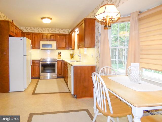 2006 WYNTRE BROOKE DR SW, York, PA 17403