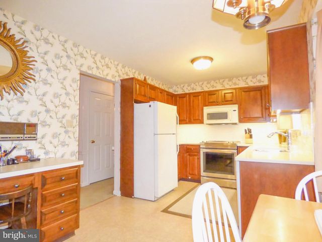 2006 WYNTRE BROOKE DR SW, York, PA 17403