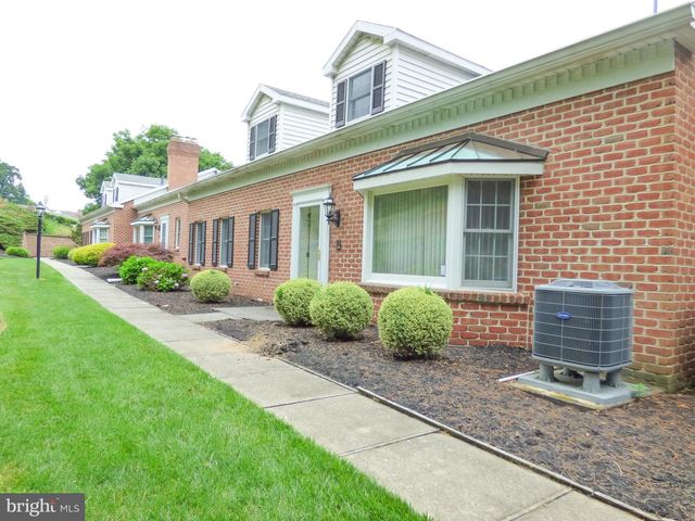 2006 WYNTRE BROOKE DR SW, York, PA 17403