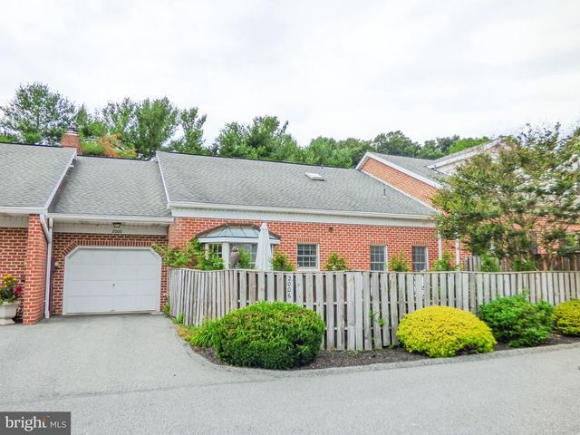 2006 WYNTRE BROOKE DR SW, York, PA 17403