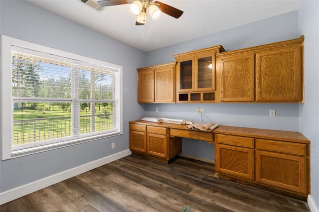 24 Oak Creek Drive, Huntsville, TX 77340