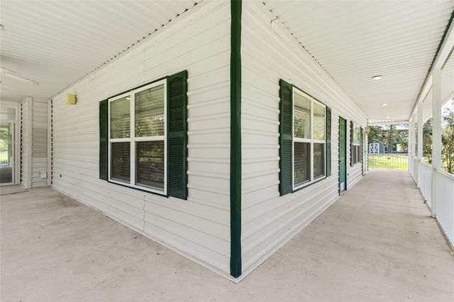 24 Oak Creek Drive, Huntsville, TX 77340