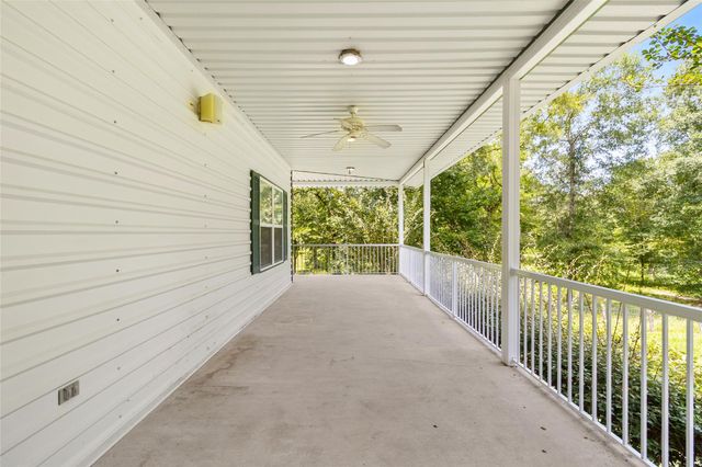 24 Oak Creek Drive, Huntsville, TX 77340