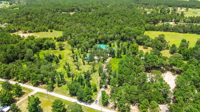24 Oak Creek Drive, Huntsville, TX 77340
