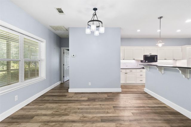 24 Oak Creek Drive, Huntsville, TX 77340