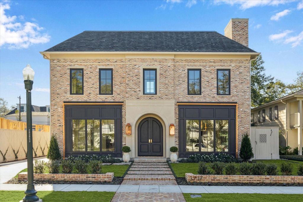 3717 Chevy Chase Drive, Houston, TX 77019