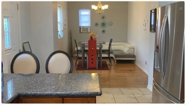 7512 S Champlain Avenue, Chicago, IL 60619