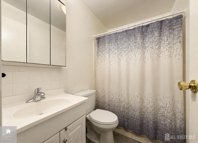 10 Lake Avenue 5A, East Brunswick, NJ 08816