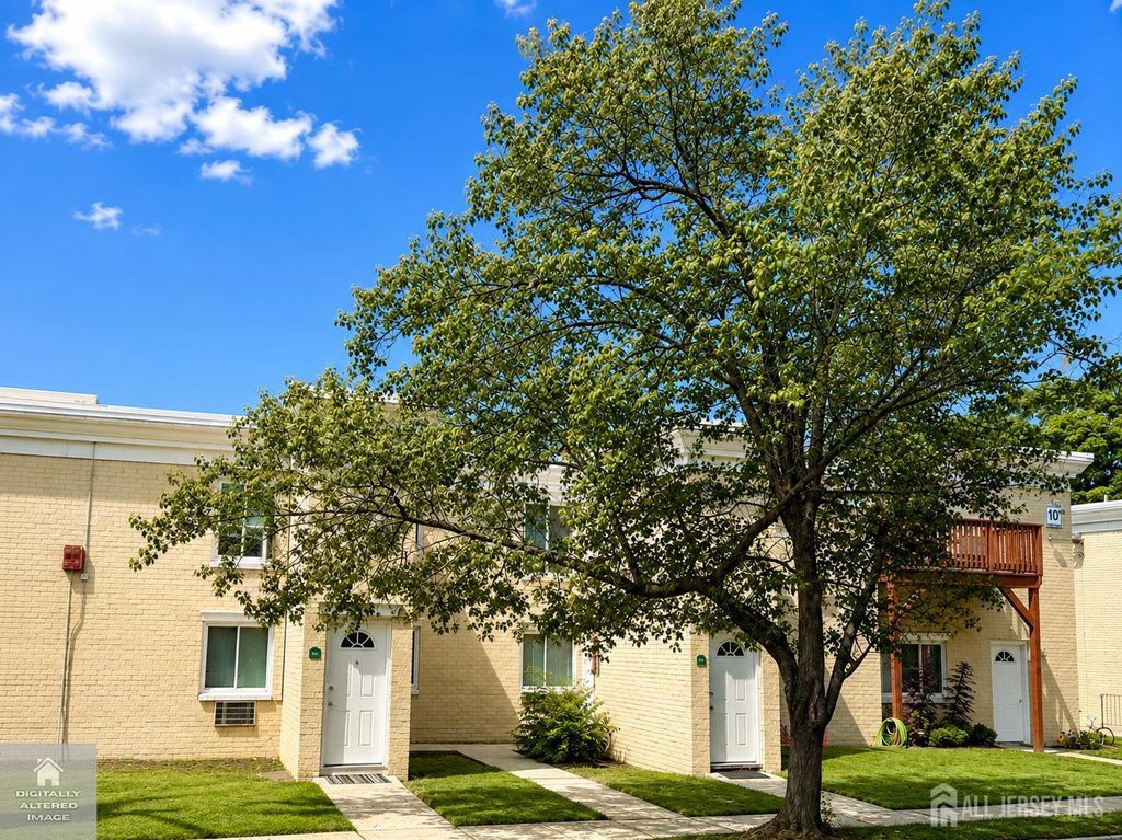 10 Lake Avenue 5A, East Brunswick, NJ 08816