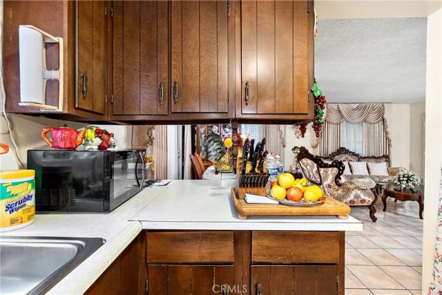 15352 Downey, Paramount, CA 90723