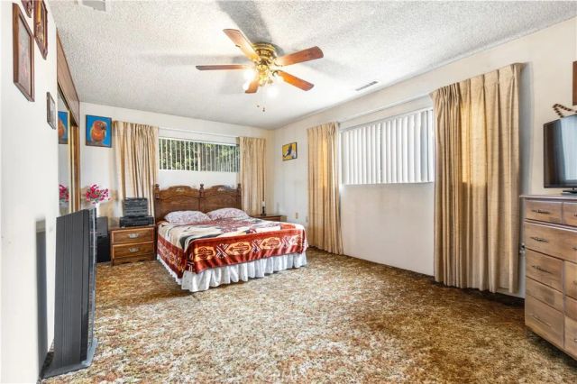 15352 Downey, Paramount, CA 90723