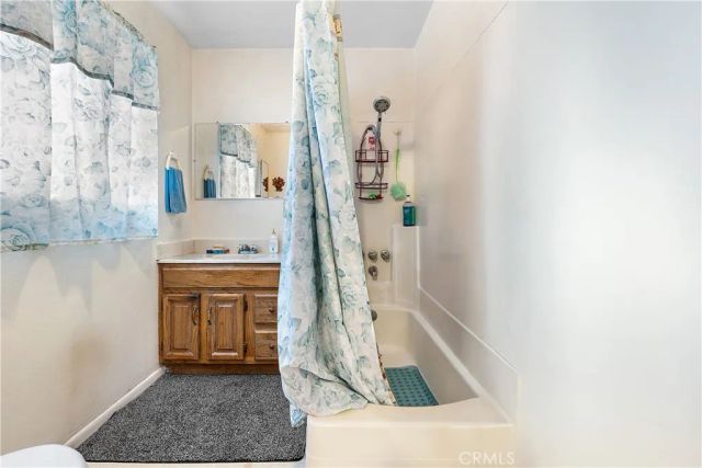 15352 Downey, Paramount, CA 90723