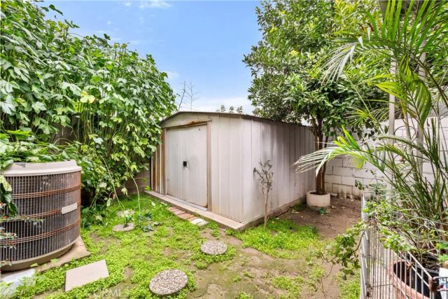 15352 Downey, Paramount, CA 90723