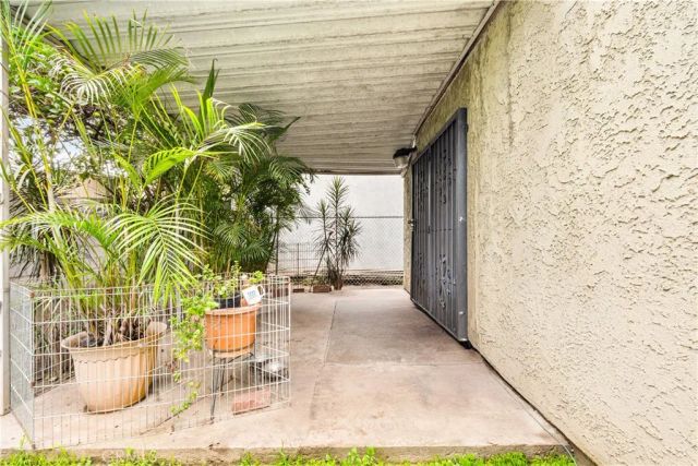 15352 Downey, Paramount, CA 90723