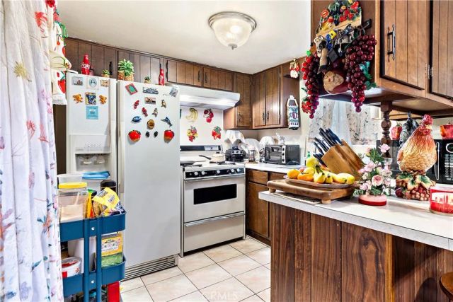 15352 Downey, Paramount, CA 90723