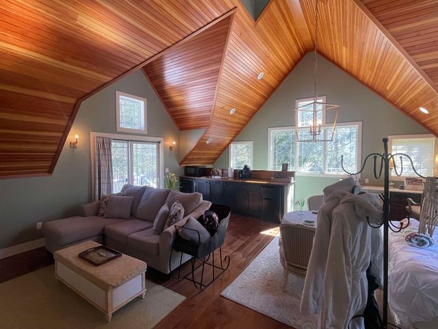 56 Kings Pine Road, Wolfeboro, NH 03894