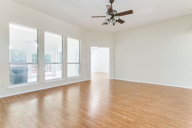 531 Beasley Drive, Lewisville, TX 75057