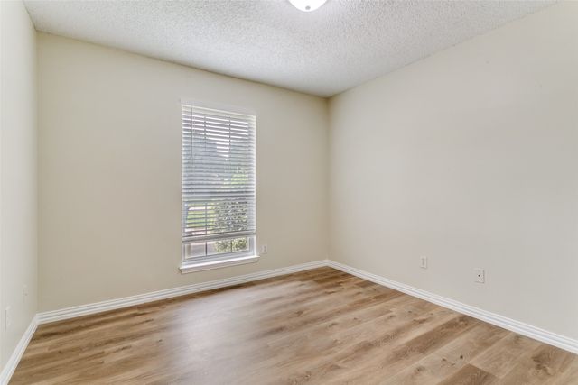 531 Beasley Drive, Lewisville, TX 75057