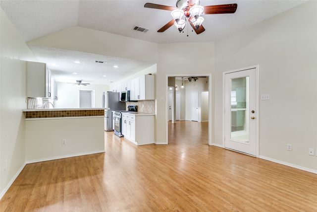 531 Beasley Drive, Lewisville, TX 75057