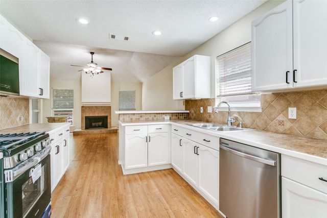 531 Beasley Drive, Lewisville, TX 75057